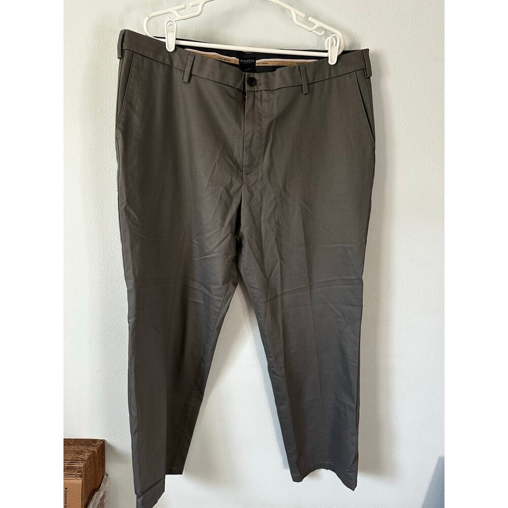 Dockers Men's Easy Khakis Classic Fit Pants Gray Size 42/31